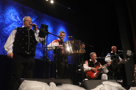 KONCERT ANSAMBLA JELEN 27 FOTO LJUBO VUKELIČ